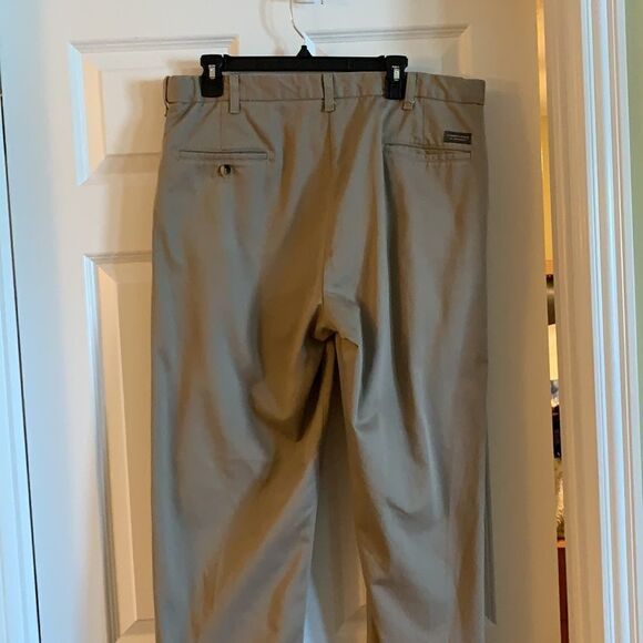 38 x 30 wrangler khaki pants - Picture 2 of 6